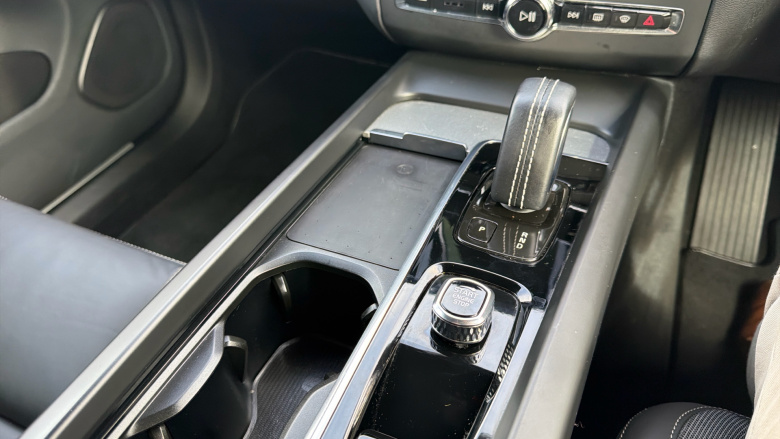 Volvo Xc60 2.0 B4D R DESIGN 5dr AWD Geartronic Diesel Estate